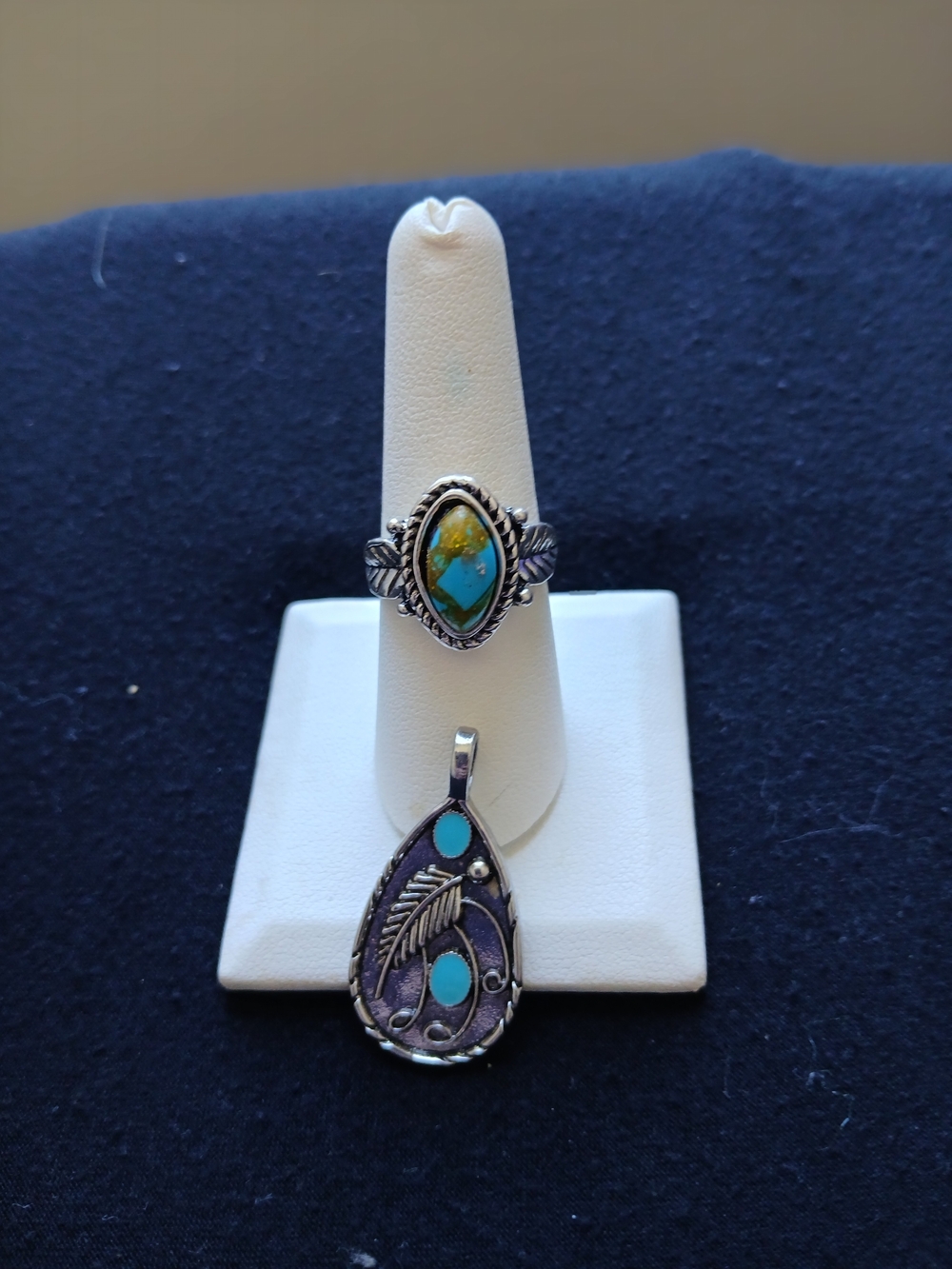 Imitation Sterling-Style Turquoise Leaf Accent Ring - Turquoise